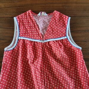 Vintage Komar 70s House Dress Size Medium Made in USA Red White Floral 50/50